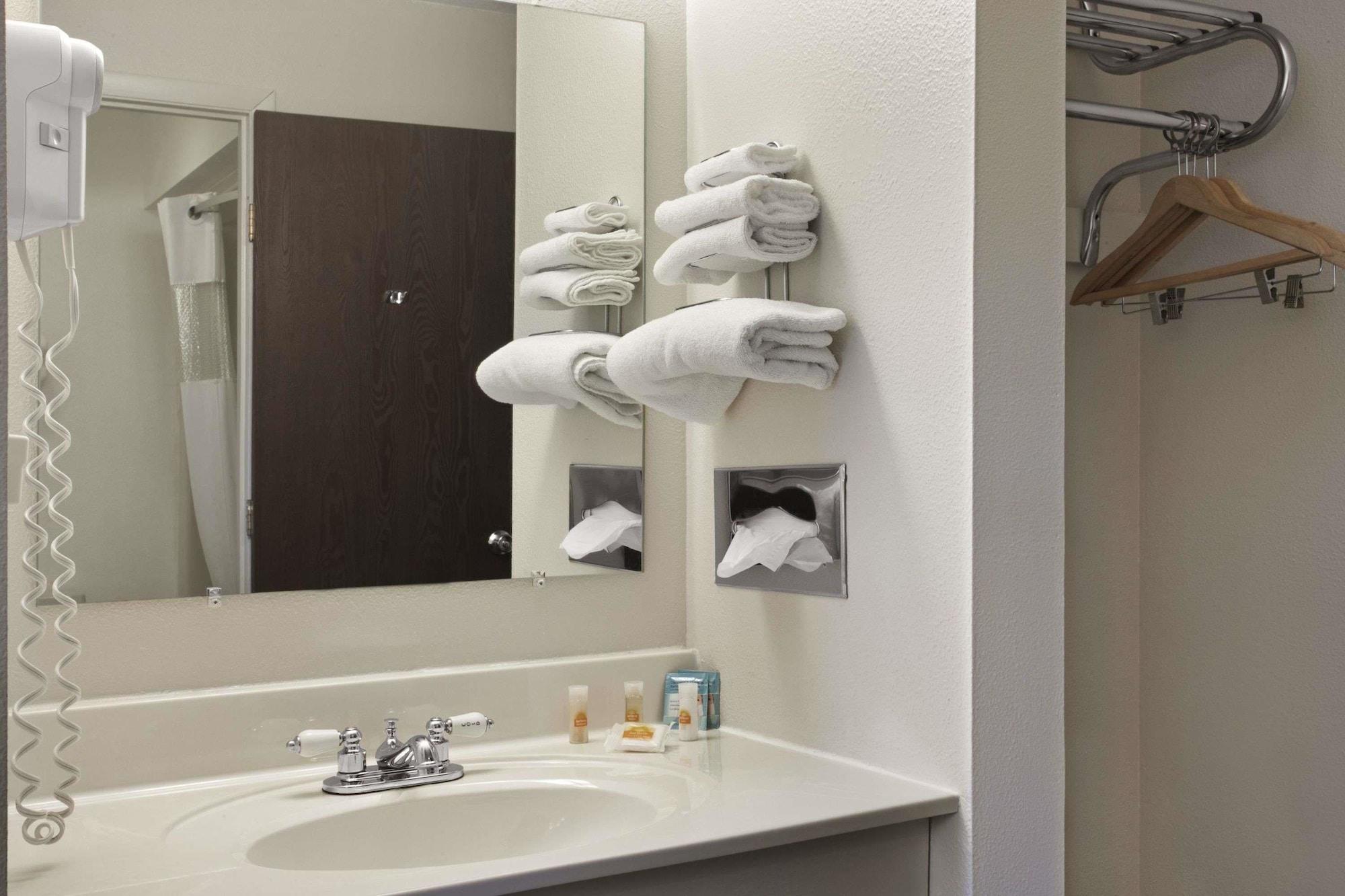 Baymont By Wyndham Hotel